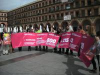Representantes de Córdoba Solidaria, durante la presentación de la XX Feria en la plaza de la Corredera